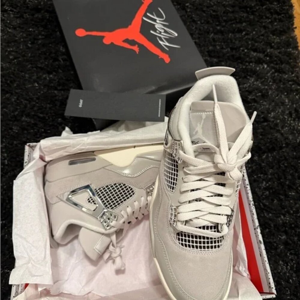 Jordan Air 4 Retro in Frozen Moments